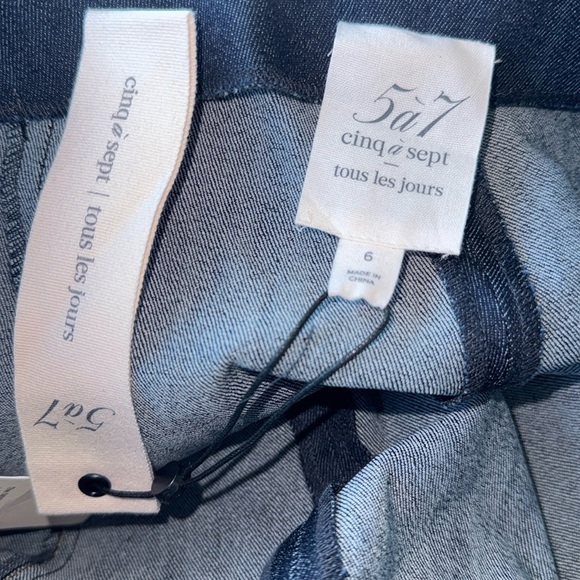 CINQ A SEPT JEANS dark wash NEW flared crop size 6 double belted design - Picture 2 of 7